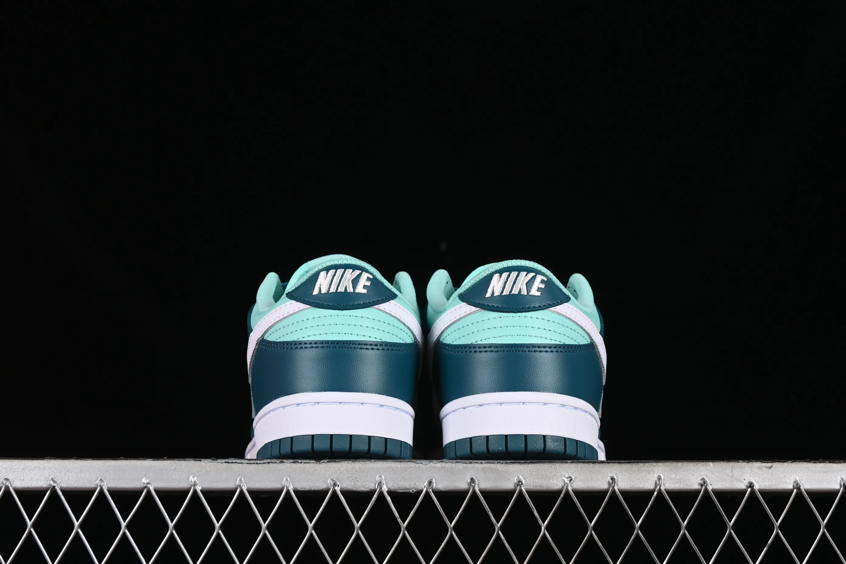 All categories Nk SB Dunk series Nk SB Dunk Low low-top sneakers Nk Dunk Low "Geode Teal" white and green color SB low-top casual sneakers DD1503-301